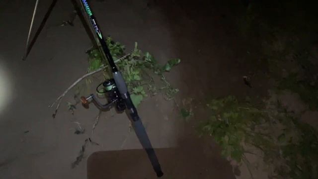 Невероятная рыбалочка на острове Зеленый | Волга, водоросли, ночной прилив и отлив смотреть онлайн