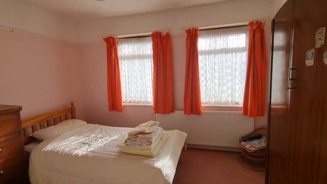 Castle Road, EPSOM смотреть онлайн