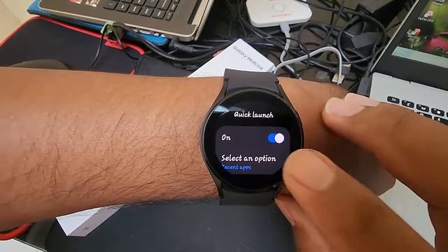 Samsung Galaxy Watch4 : How to set Quick launch gesture as Reminder смотреть онлайн