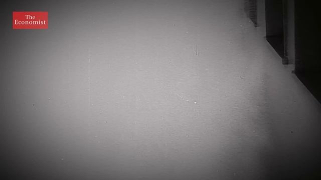 How does raising interest rates control inflation? смотреть онлайн