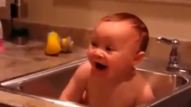 Прикольные ролики смешные малыши! смотреть онлайн