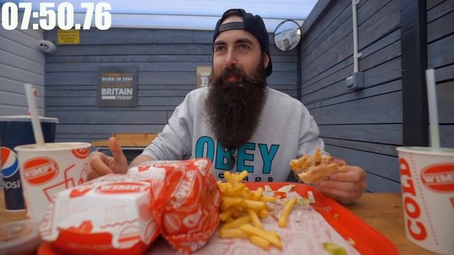 £50 WIMPY RETRO MENU CHALLENGE (AT THE WORLD'S SMALLEST WIMPY) | The Midlands Mini-Series Pt.4 смотреть онлайн