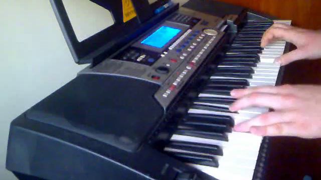YAMAHA PSR 550: Yesterday смотреть онлайн
