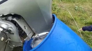 Лодочный мотор Honda BF 90 течь снизу