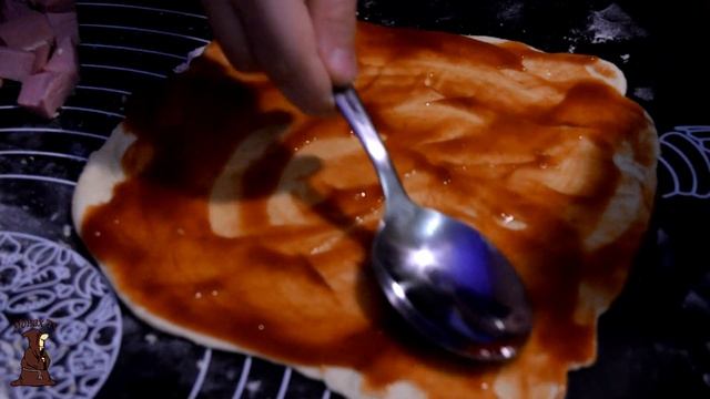 Объедаемся Сосисками в тесте и Пицца от Шеф Повара приготовленными в Аэрогриле смотреть онлайн