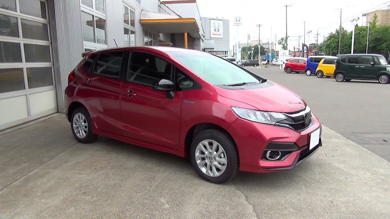 HONDA FIT HYBRID 4WD 2018 г.в.(Интерьер и экстерьер) Обзор Японского автомобиля. смотреть онлайн