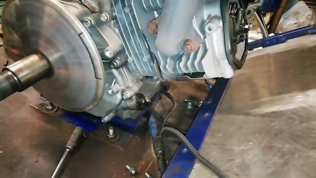 Редкие неисправности мотобуксировщика, стук в двигателе т.о. вариатора, заливает свечу смотреть онлайн