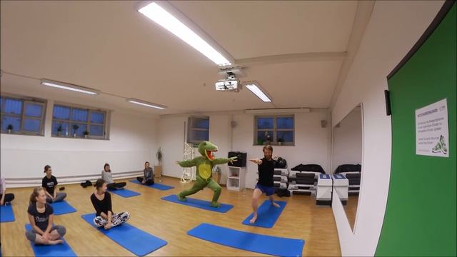 THM WG 2 | Yoga Challenge #ChallengeFriday смотреть онлайн