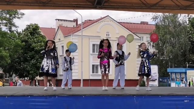 "Шарики воздушные", вокальная студия "Я пою", 01.06.2021. День защиты детей. смотреть онлайн