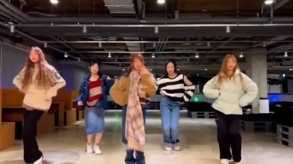 tell me - newjeans mirror dance  practice