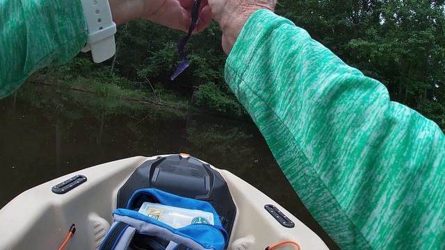 Pelican CATCH PWR 100 Review {First Time Fishing in New Kayak} смотреть онлайн