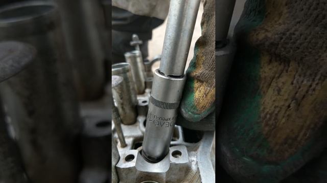 как засухарить клапана без съемника/рассухаривателя смотреть онлайн