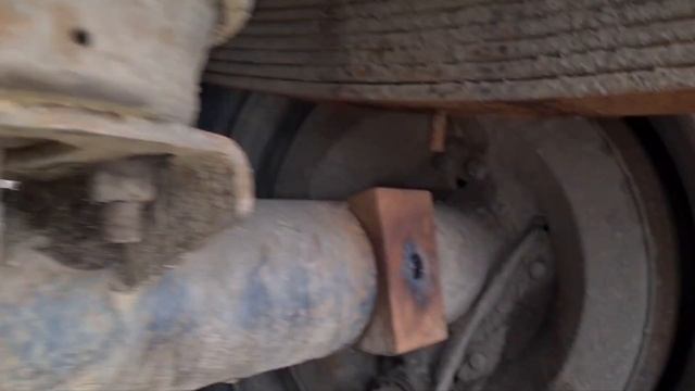 Как правильно выровнять ось L1 и легко собрать рессоры на прицепе СЗАП 83053 Став прицеп трёх осный смотреть онлайн