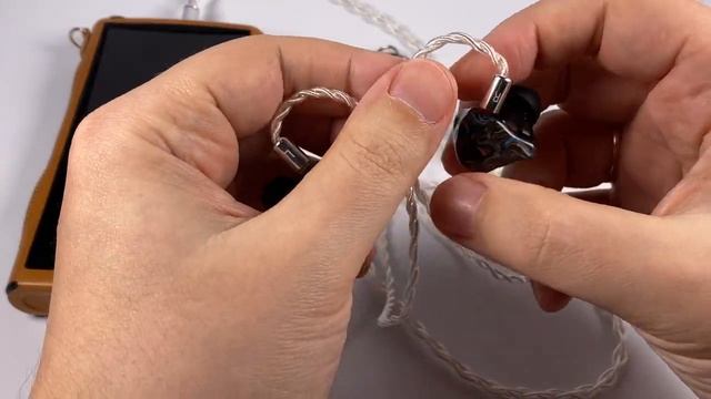 ThieAudio Legacy 4 hybrid earphones review смотреть онлайн