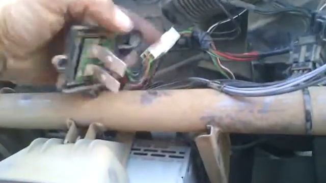Хаотичное включение дворников при включении вентилятора печки на Газ 3102 крайслер смотреть онлайн