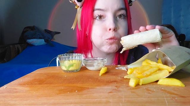 Шаурма и картошка фри мукбанг/болталка/mukbang смотреть онлайн