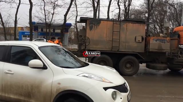 НАНО технологии укладка асфальта в лужу! смотреть онлайн