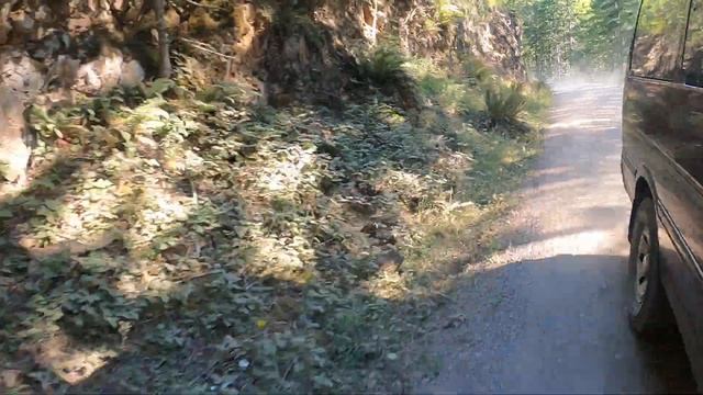 Toyota Hiace Van thrives on dirt смотреть онлайн