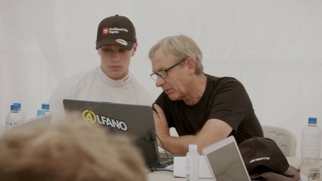 Cutting Through Motor Sport: Castrol Toyota Formula Oceania Championship - Official Trailer смотреть онлайн