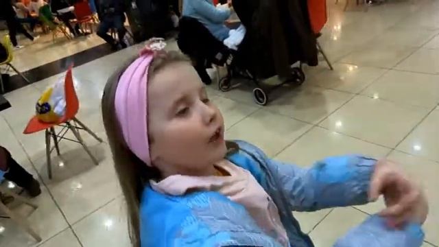 Арина знает куда сдавать использованные батарейки! смотреть онлайн