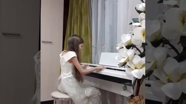 И С.Бах.Маленькая прелюдия. Исполняет Голубева Мария. смотреть онлайн