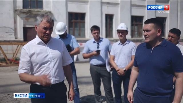 Вячеслав Володин осмотрел строительство пристройки с бассейном к школе №84 смотреть онлайн