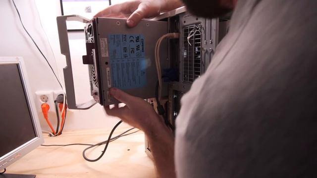 1999 Compaq Proliant 3000, First Boot & SCSI Raid Setup смотреть онлайн