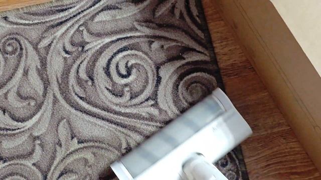Сбор мусора и пыли на ковролине пылесосом MIJIA Vacuum Cleaner B203CN на первой скорости смотреть онлайн