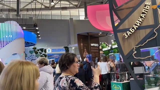 На ВДНХ провели целый день!!! смотреть онлайн