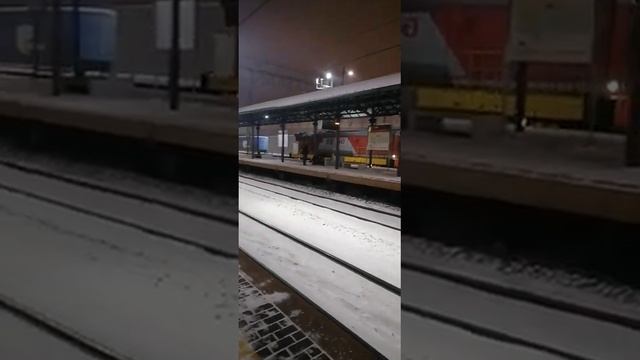 Рабочий посёлок тепловоз чмэ-3-6005 на манёврах. смотреть онлайн