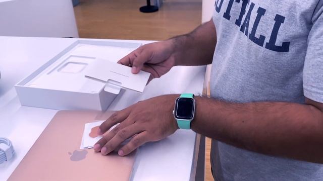 Unboxing MacBook Air M1 Gold!