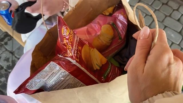 ВЛОГ. Выхожу замуж. Одеваемся на секонде. Кира получила травму. смотреть онлайн