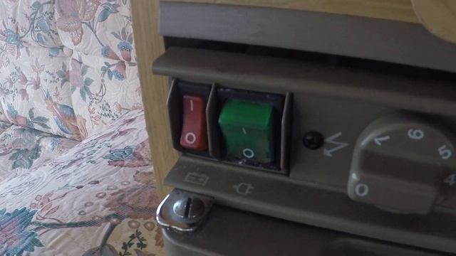 Обзор прицепа дачи,автодома-туриста BAILEY PAGEANT 2000 года с палаткой огонёк!