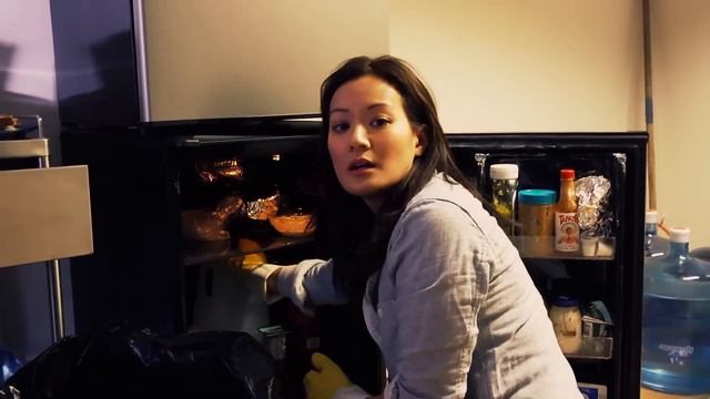 "40" - Episode 13: Spring Cleaning смотреть онлайн