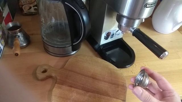 Чистка сита рожковой кофеварки.