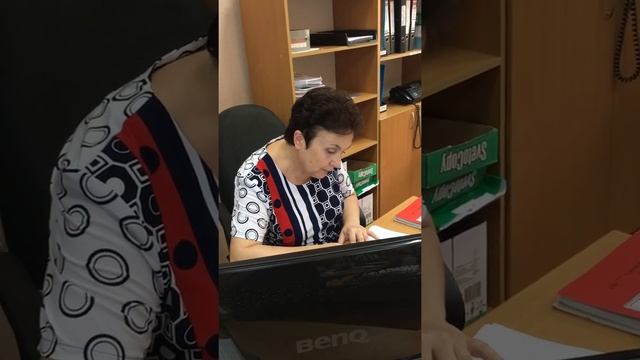 Ростов-на-Дону Советский собес...никому ничего не положено, работники лично выдают деньги из своего смотреть онлайн