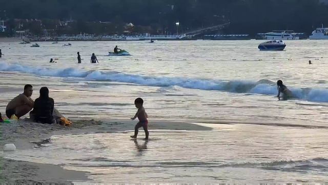 Путешествие в Таиланд: Что посмотреть на острове Пхукет, часть 3-я - Патонг смотреть онлайн