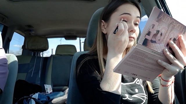 Делаю макияж в машине! смотреть онлайн