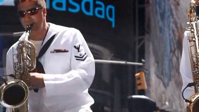Navy Band Northeast Brass; Times Square Memorial Weekend 2015 смотреть онлайн