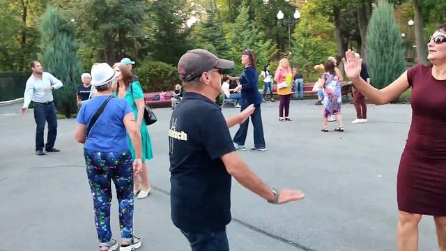 КВІТАМИ ЧАРІВНИМИ ДЛЯ МЕНЕ ТИ ЗАЦВІЛА! ТАНЦЫ ХАРЬКОВ УКРАИНА СЕНТЯБРЬ 2023 смотреть онлайн