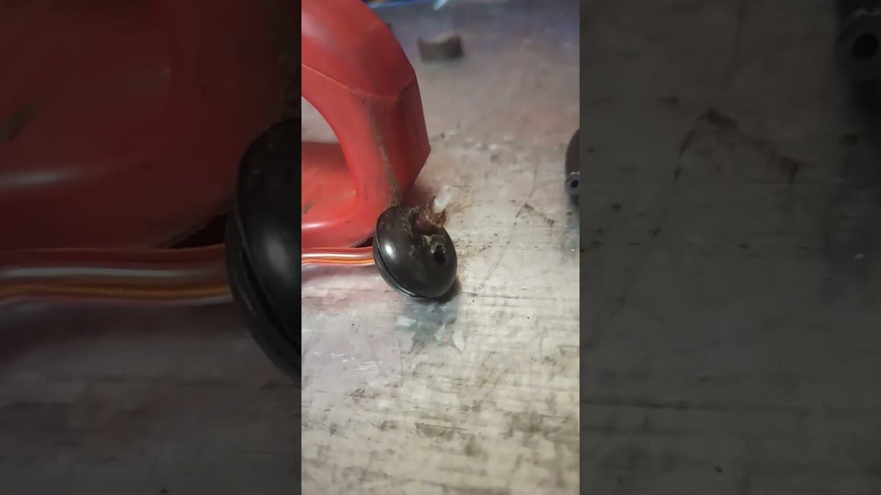 зачем менять если можно заклеить.. смотреть онлайн