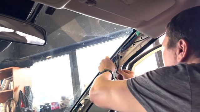 Установка магнитолы TEYES на TOYOTA Noah, Esquire, Voxy 2014-2020 смотреть онлайн