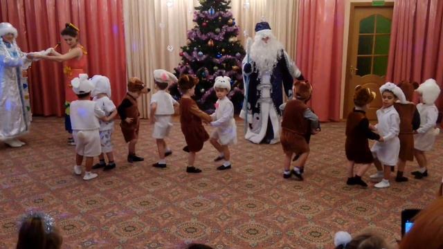 Танец медвежат и зайчат