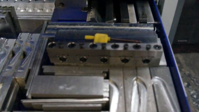 Один день из жизни цеха (без прикрас) смотреть онлайн