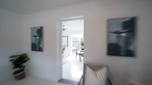 Property Showcase - 2 Maisie Place, Eight Mile Plains смотреть онлайн