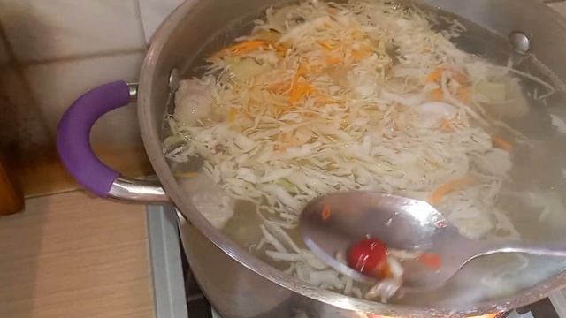 Капустняк из квашеной капусты с пшеном и мясом .. . смотреть онлайн