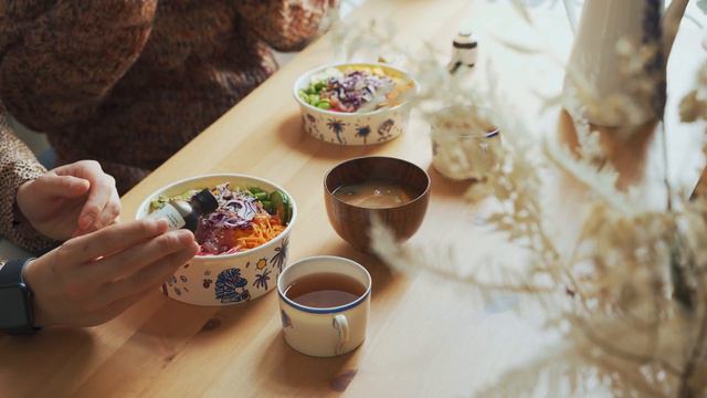 料理が面倒くさい日のおうち時間｜パリで人気のハワイ料理ポキ丼 Poke Bowl｜SUB｜2人暮らし｜日常Vlog смотреть онлайн