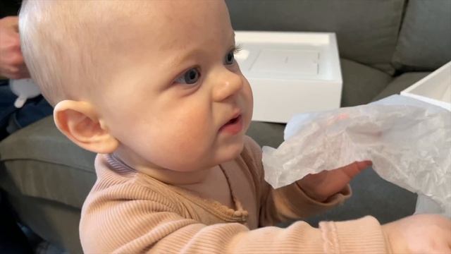 Что подарила ? Диме на день рождения⁉️ Ура, мы получили Российский загранпаспорт? для Паулины. смотреть онлайн