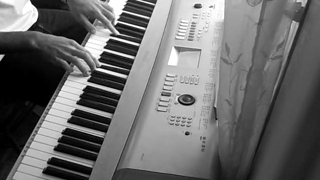 Zombie on your lawn - piano смотреть онлайн