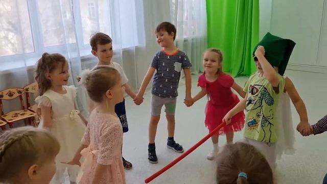 Подвижная игра "Палочка и колпачок" смотреть онлайн